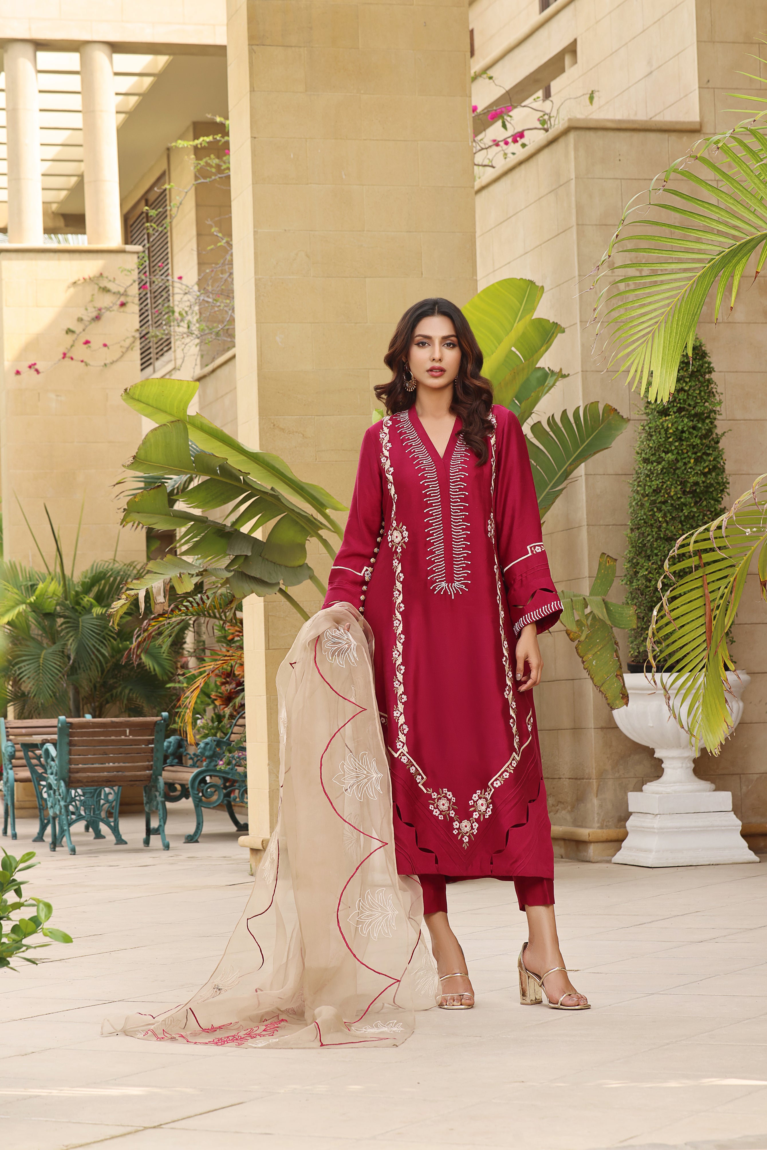CRIMSON by Mona Imran: Fusia Pink Sheesha Silk Elegance – MONA IMRAN