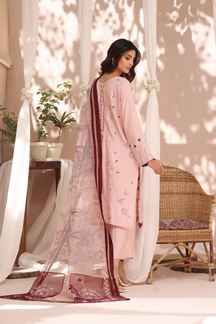  Experience timeless elegance with our Cotton Net Shirt and Pants/Palazzo set, perfectly paired with a Pure Organza Dupatta. 