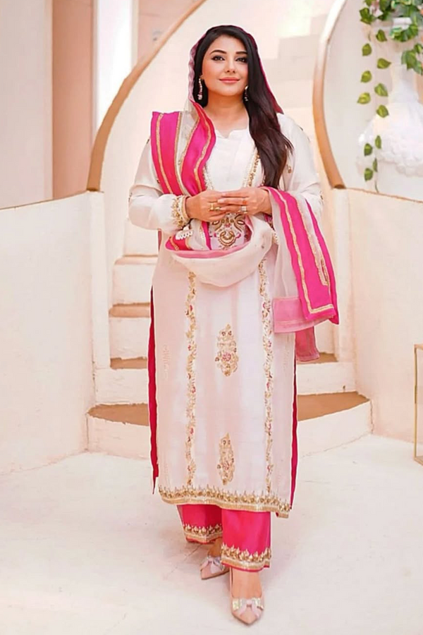 Javeria Saud In Sahiba