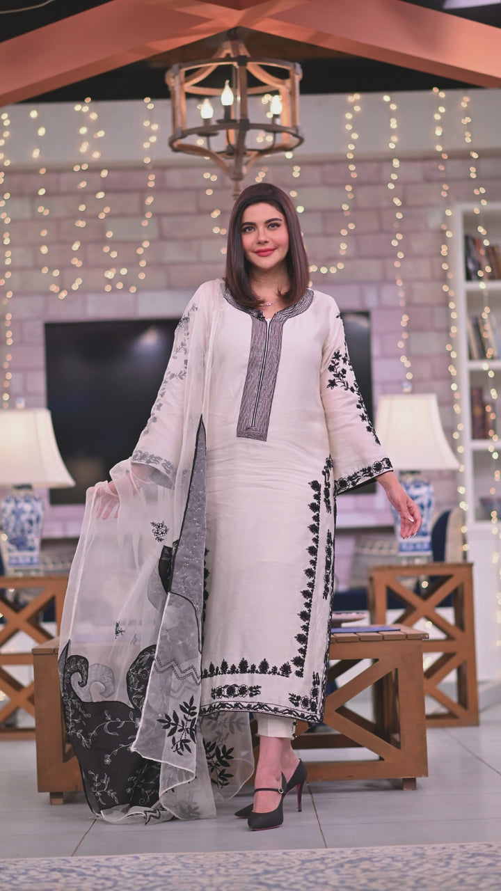  Explore the enchanting Noor e Nazar collection, crafted from pure sheesha silk with intricate embroidery and delicate detailing for a truly timeless look.